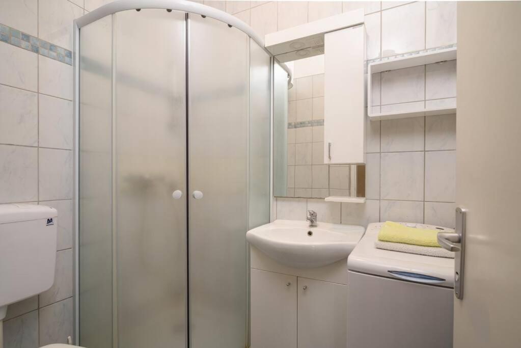 New Apartment With Pool And Jacuzzi Only For You Каштела Экстерьер фото