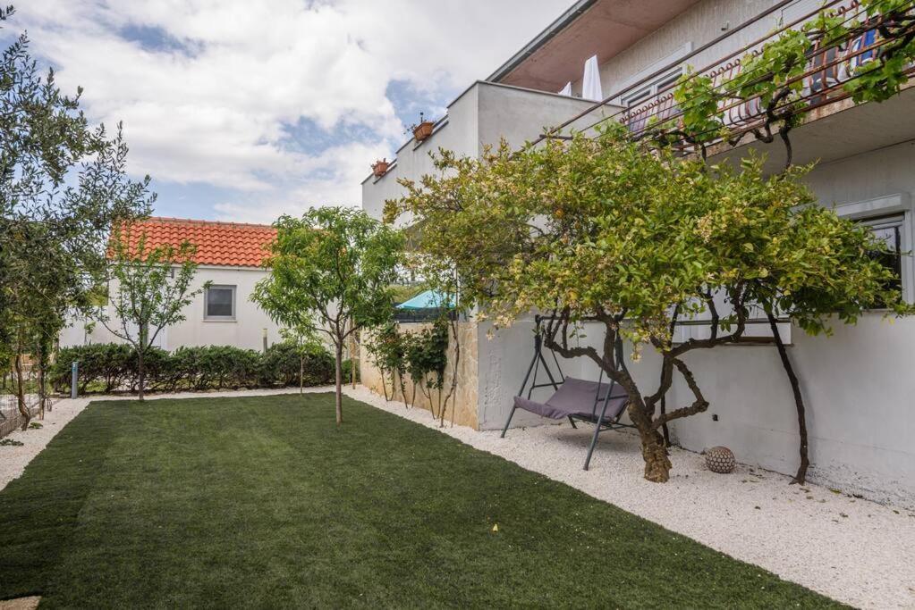 New Apartment With Pool And Jacuzzi Only For You Каштела Экстерьер фото