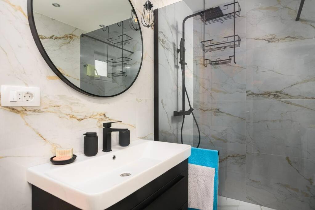New Apartment With Pool And Jacuzzi Only For You Каштела Экстерьер фото